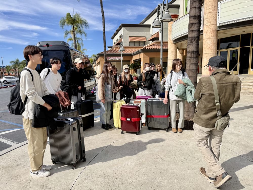 Students arriving at host location